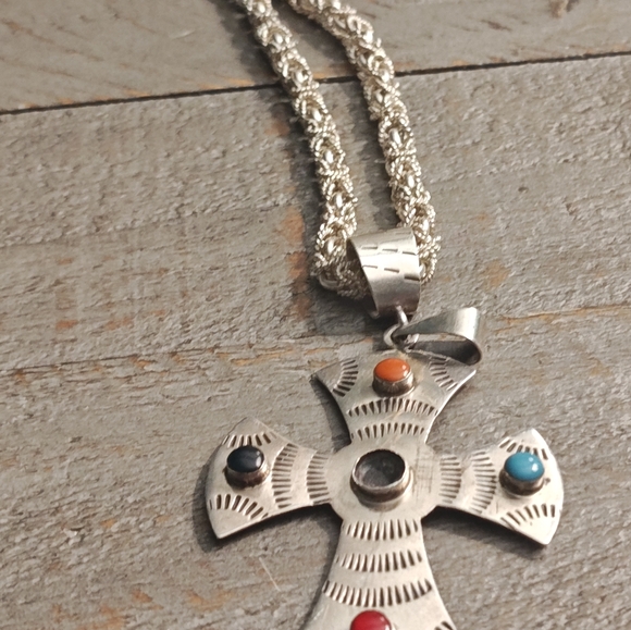 Vintage Sterling Silver Taxco 18-in Necklace In 21/2 Inch Cross Pendant